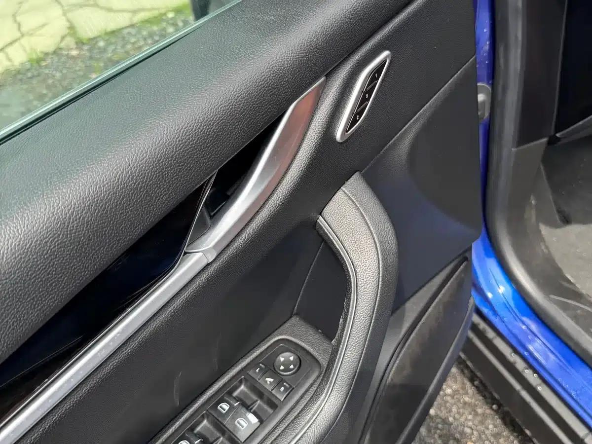 2016 Levante 3.0T Standard Edition — миниатюра 10