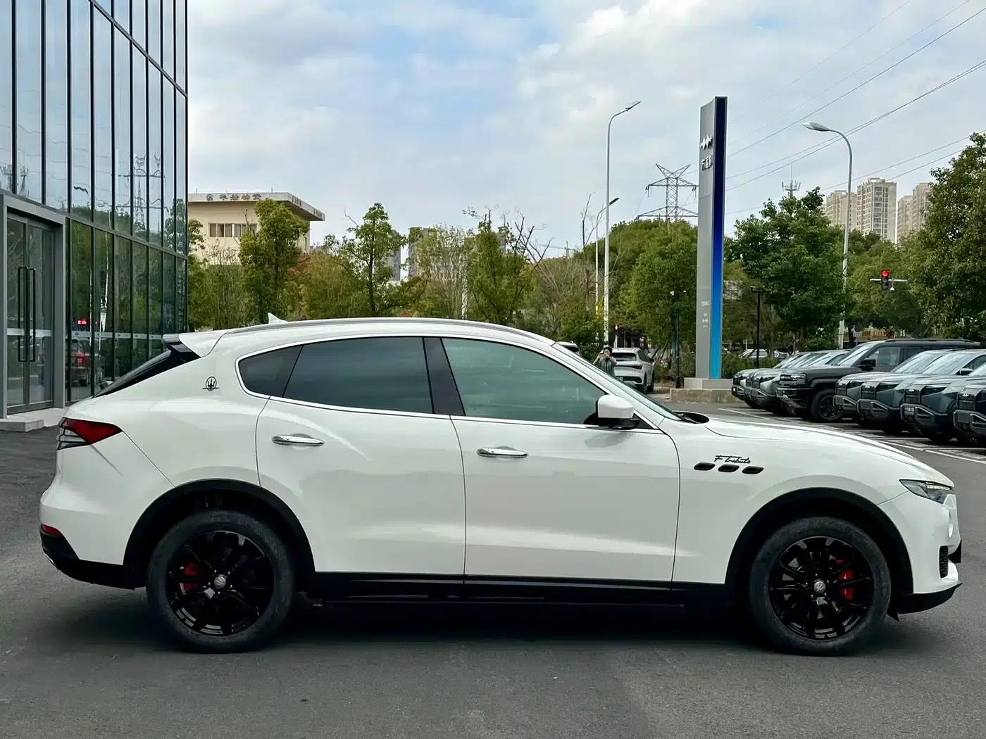2016 Levante 3.0T Standard Edition — миниатюра 5