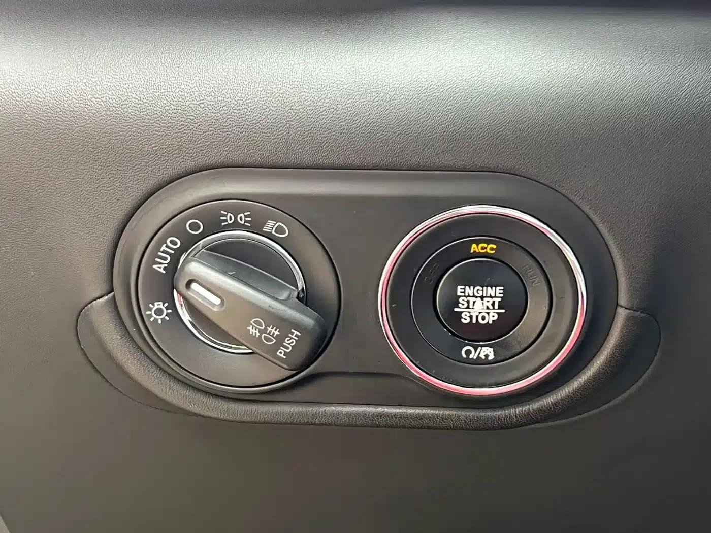 2016 Levante 3.0T Standard Edition — миниатюра 16