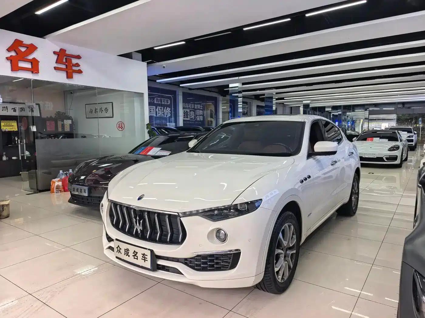 2021 Levante 3.0T Luxury Edition — миниатюра 1