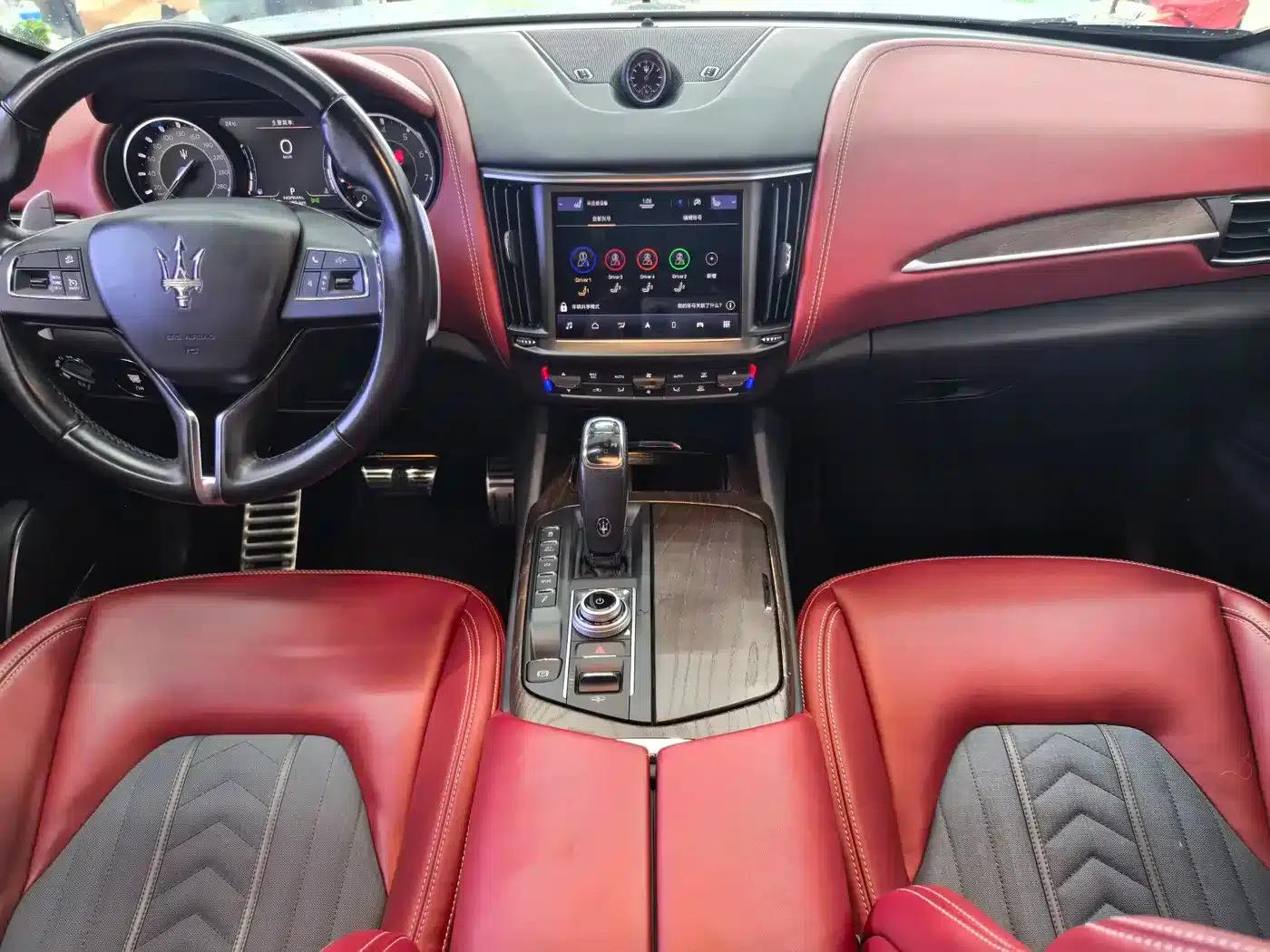 2021 Levante 3.0T Luxury Edition — миниатюра 8