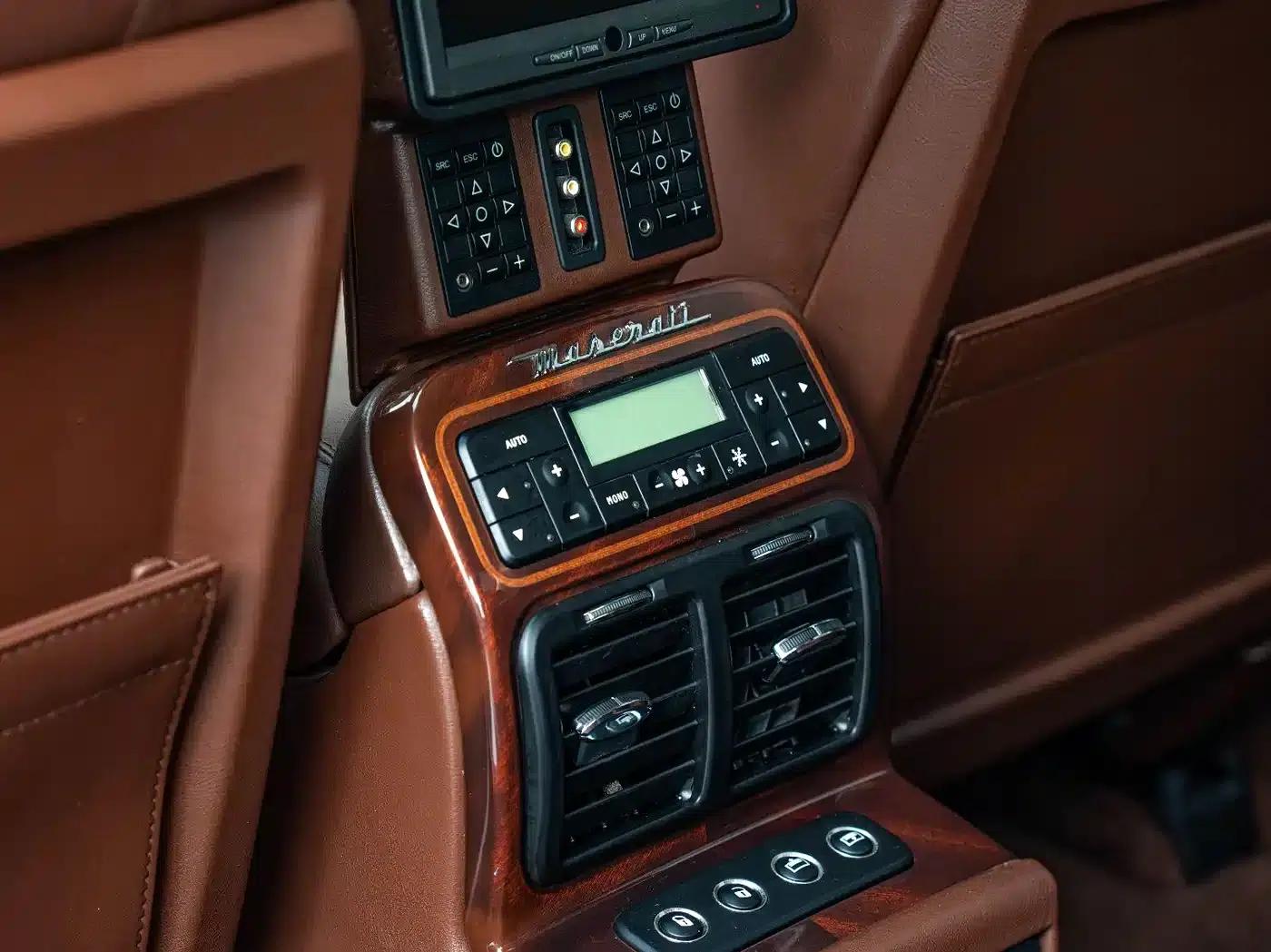 2010 Quattroporte 4.7L Executive Edition — миниатюра 18