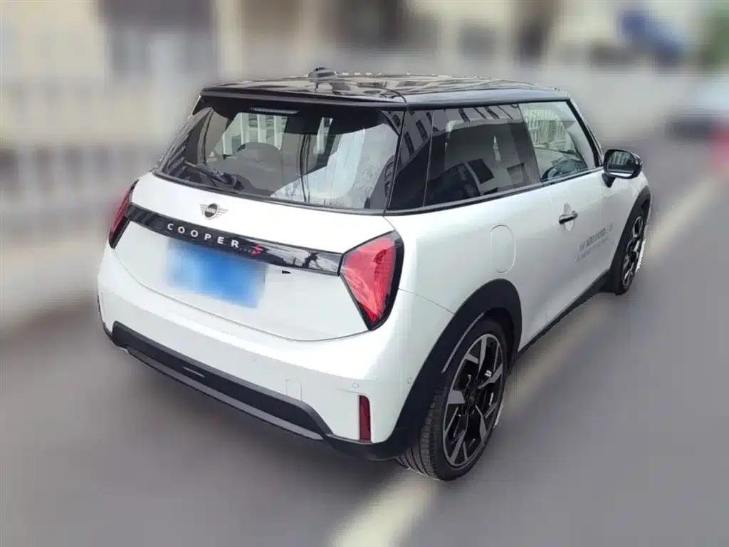 MINI 2025 2.0T COOPER S Artist 3-Door Edition — миниатюра 12
