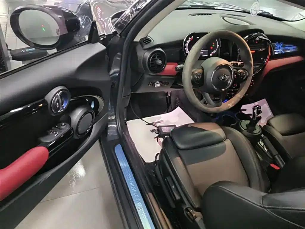 MINI 2021 2.0T COOPER S Classic — миниатюра 16