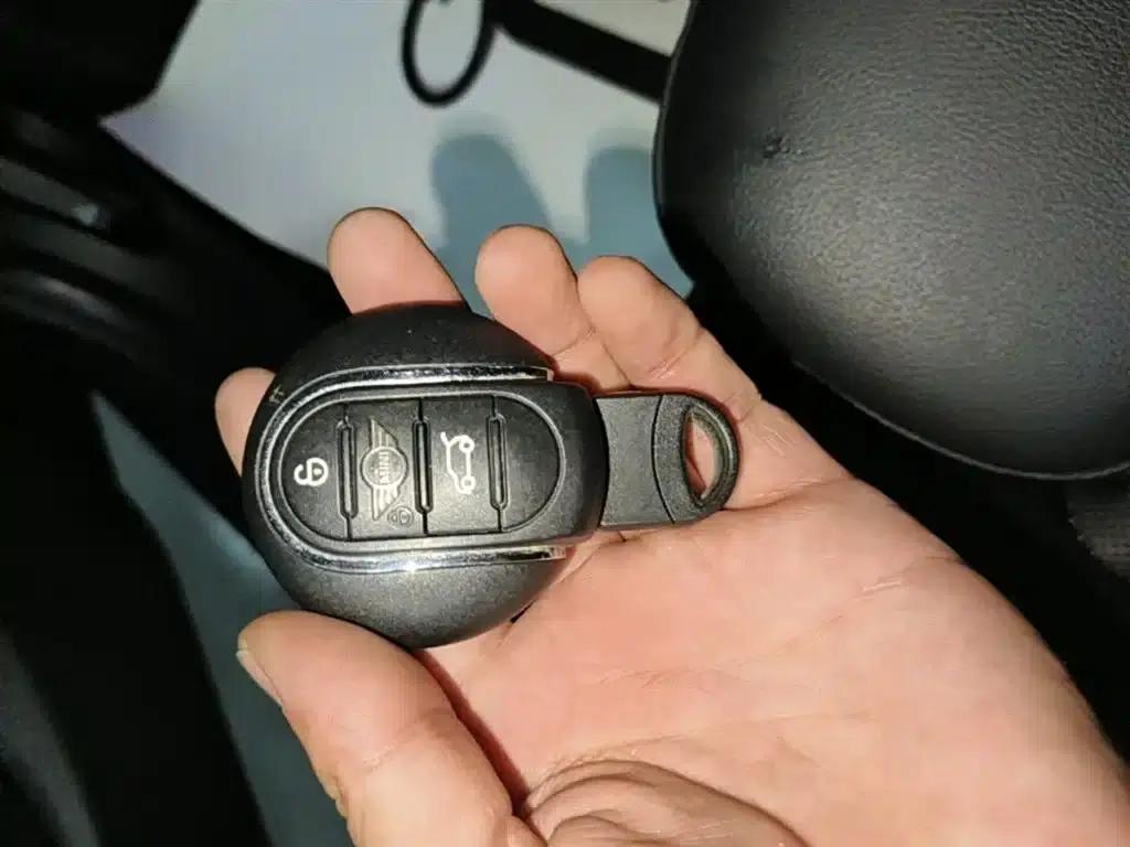 MINI 2021 2.0T COOPER S Classic — миниатюра 9