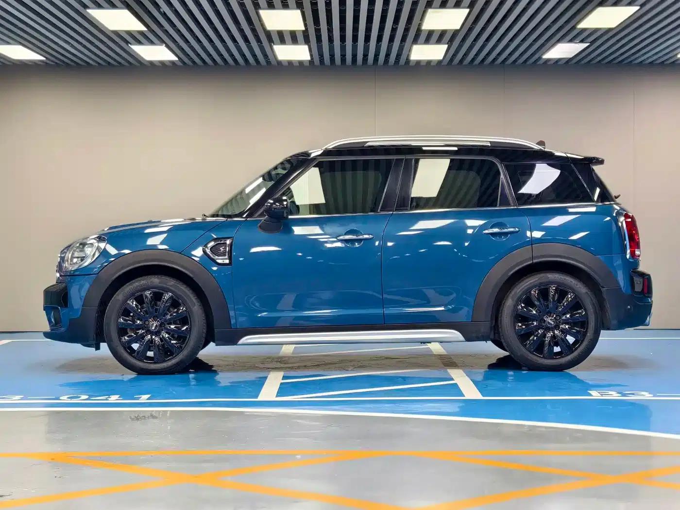 2017 MINI COUNTRYMAN 2.0T COOPER S ALL4 Explorer — миниатюра 4