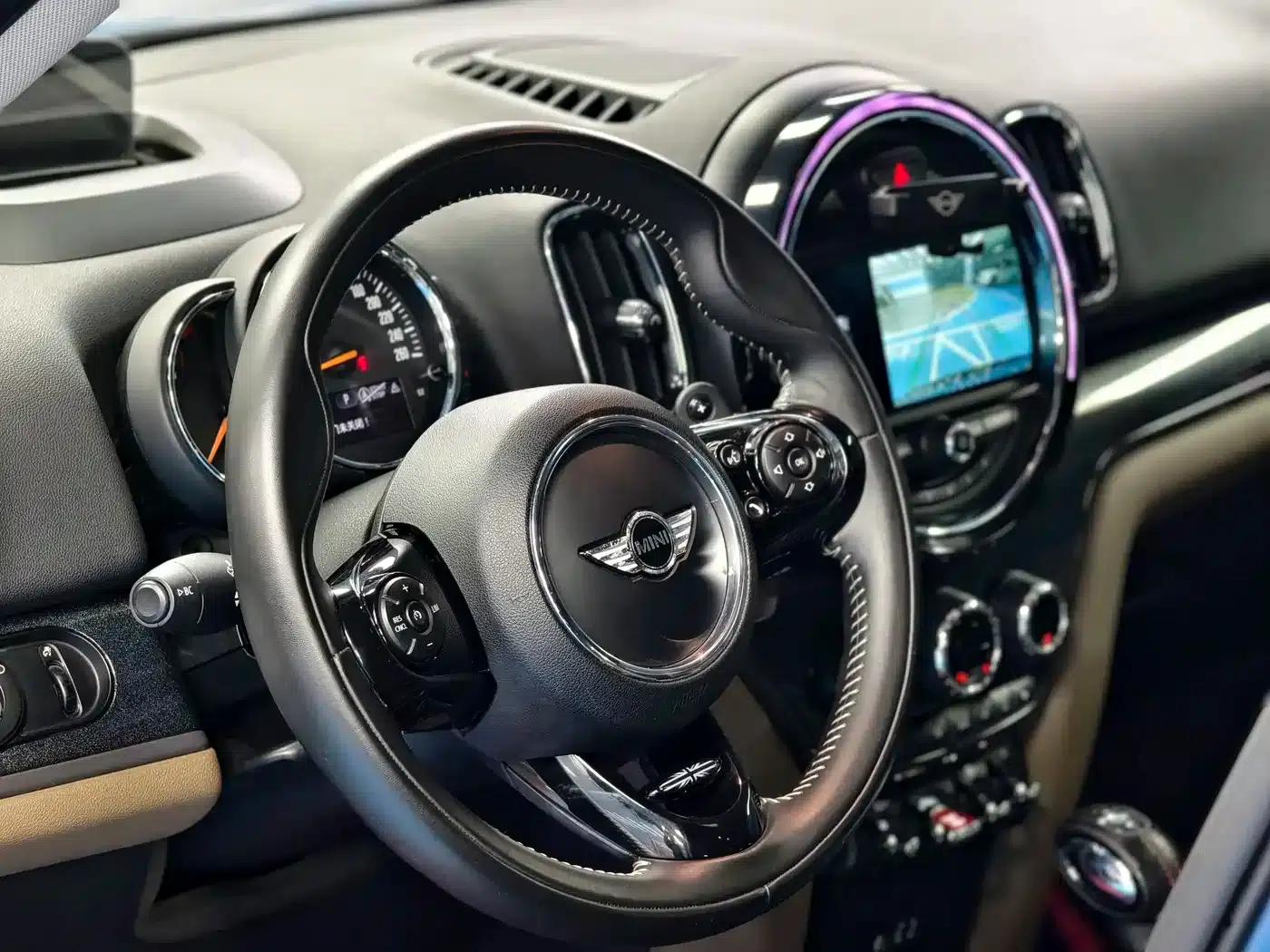 2017 MINI COUNTRYMAN 2.0T COOPER S ALL4 Explorer — миниатюра 10
