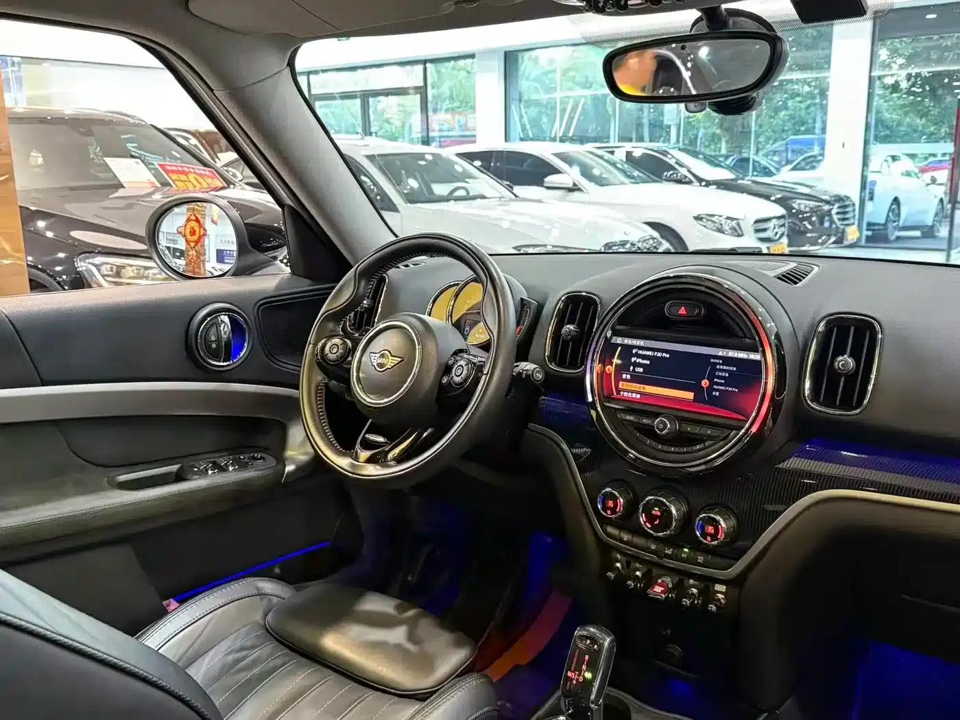 2019 MINI COUNTRYMAN 2.0T COOPER S ALL4 Artist — миниатюра 9