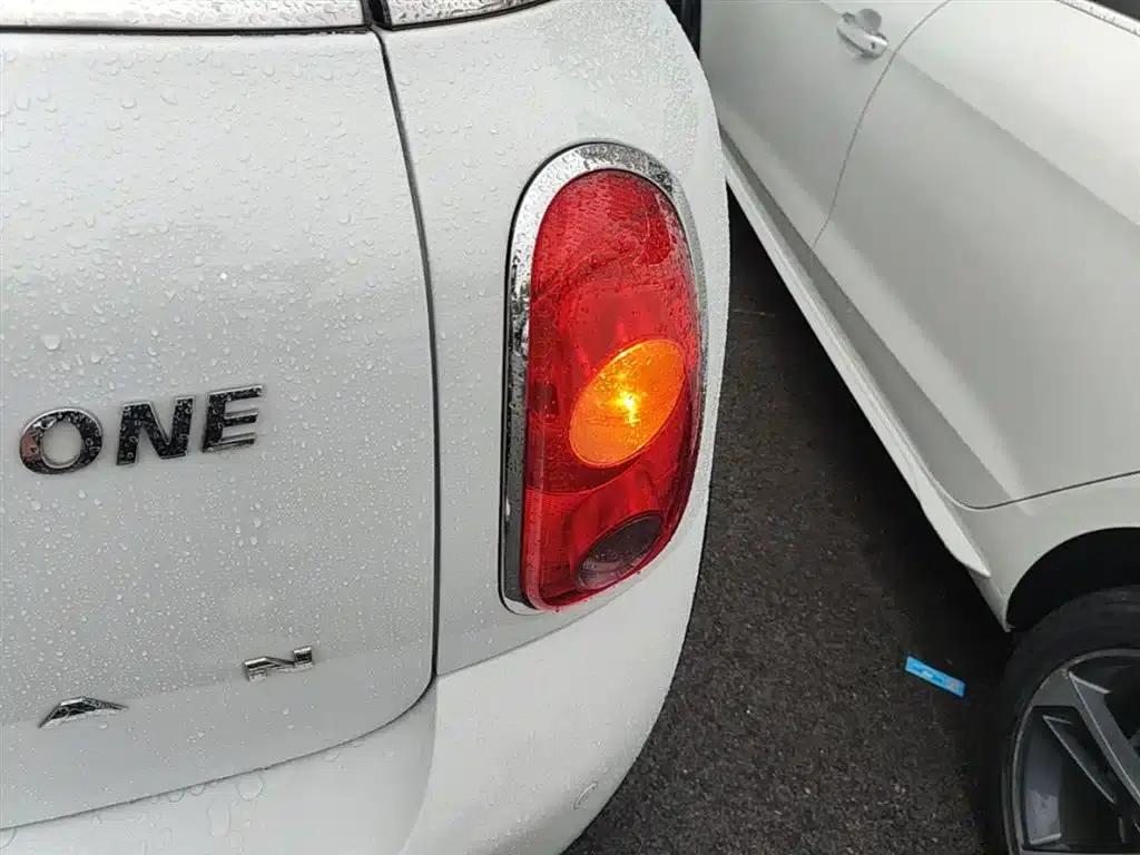 MINI COUNTRYMAN 2014 1.6L ONE — миниатюра 8