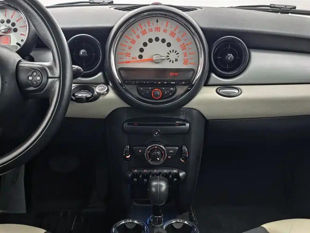 2011 MINI CLUBMAN 1.6L COOPER Fun — миниатюра 12