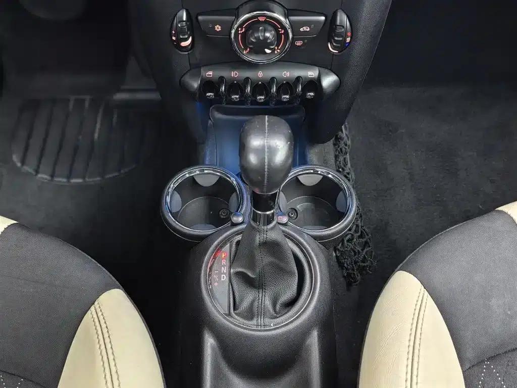 2011 MINI CLUBMAN 1.6L COOPER Fun — миниатюра 13