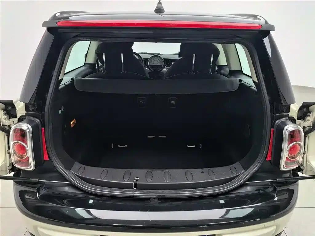 2011 MINI CLUBMAN 1.6L COOPER Fun — миниатюра 16