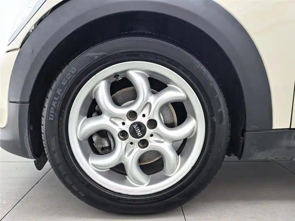 2011 MINI CLUBMAN 1.6L COOPER Fun — миниатюра 17