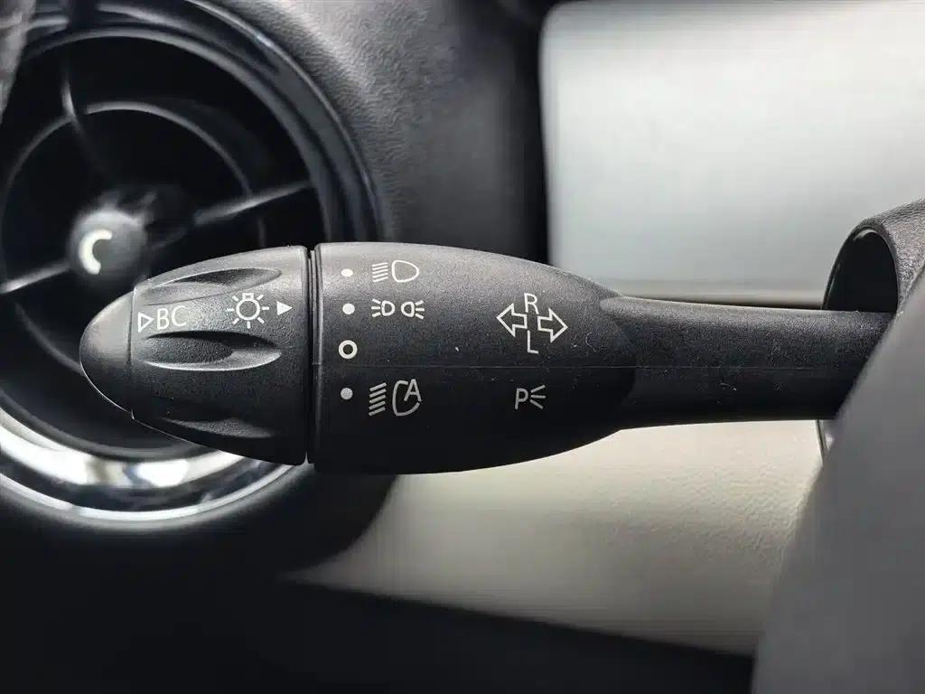 2011 MINI CLUBMAN 1.6L COOPER Fun — миниатюра 21