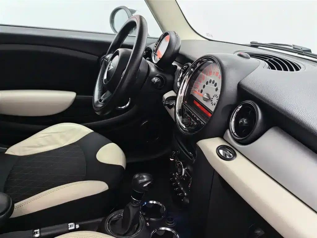 2011 MINI CLUBMAN 1.6L COOPER Fun — миниатюра 22