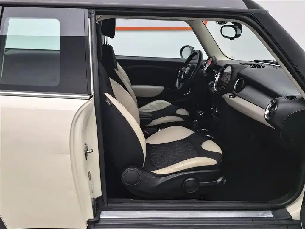 2011 MINI CLUBMAN 1.6L COOPER Fun — миниатюра 23