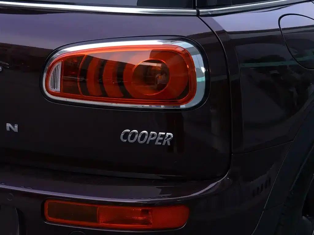2016 MINI CLUBMAN Facelift 1.5T COOPER Connoisseur Edition — миниатюра 11