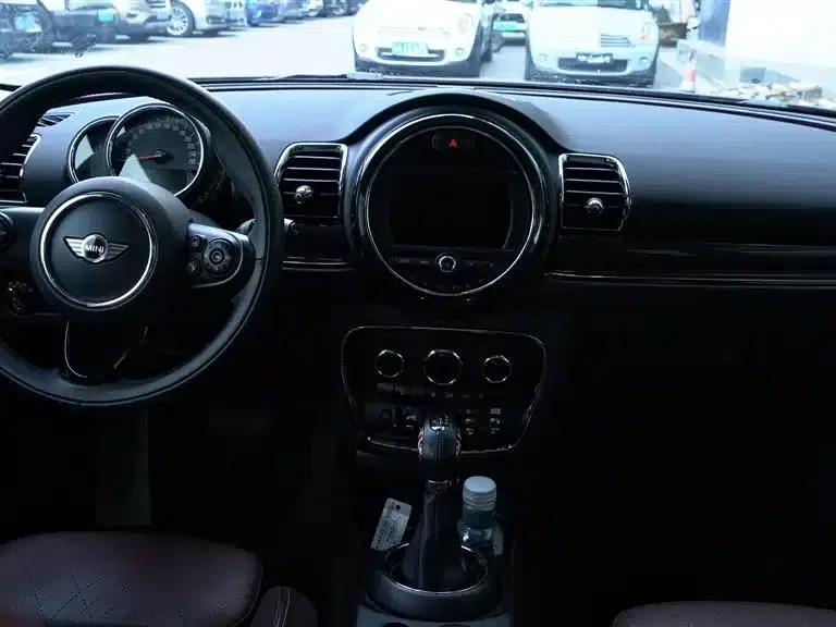 2016 MINI CLUBMAN Facelift 1.5T COOPER Connoisseur Edition — миниатюра 12