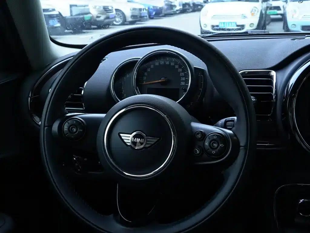 2016 MINI CLUBMAN Facelift 1.5T COOPER Connoisseur Edition — миниатюра 13