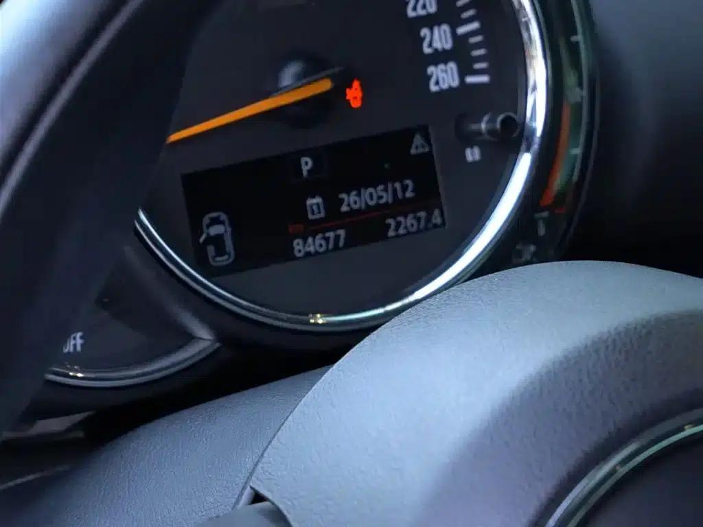 2016 MINI CLUBMAN Facelift 1.5T COOPER Connoisseur Edition — миниатюра 16
