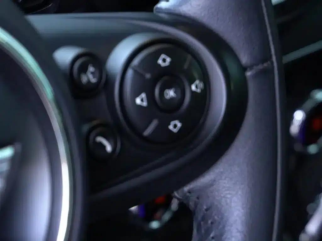 2016 MINI CLUBMAN Facelift 1.5T COOPER Connoisseur Edition — миниатюра 17