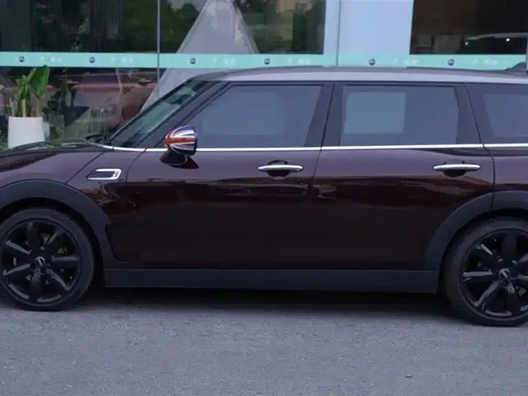2016 MINI CLUBMAN Facelift 1.5T COOPER Connoisseur Edition — миниатюра 3