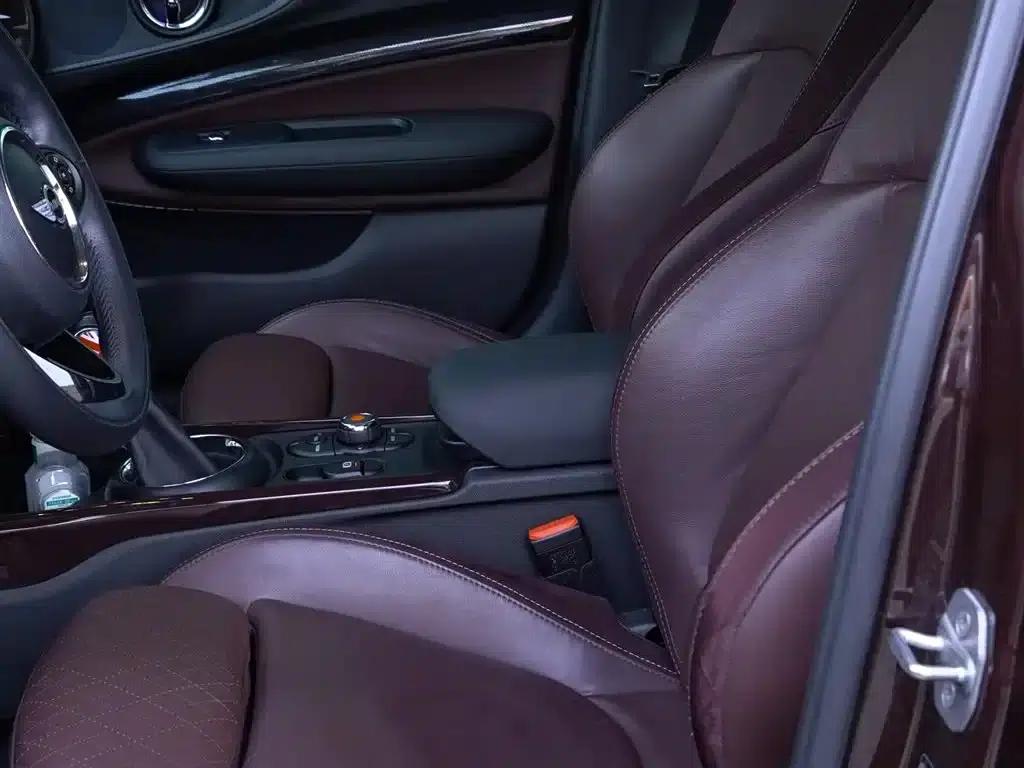 2016 MINI CLUBMAN Facelift 1.5T COOPER Connoisseur Edition — миниатюра 22