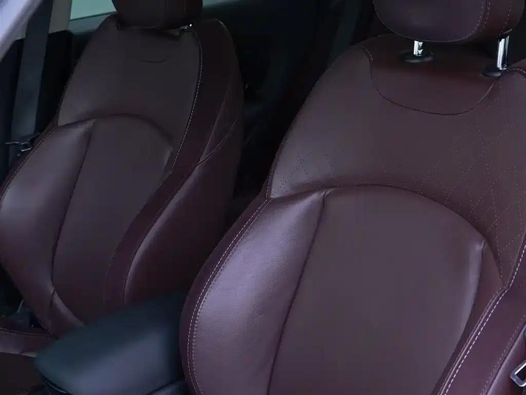 2016 MINI CLUBMAN Facelift 1.5T COOPER Connoisseur Edition — миниатюра 23