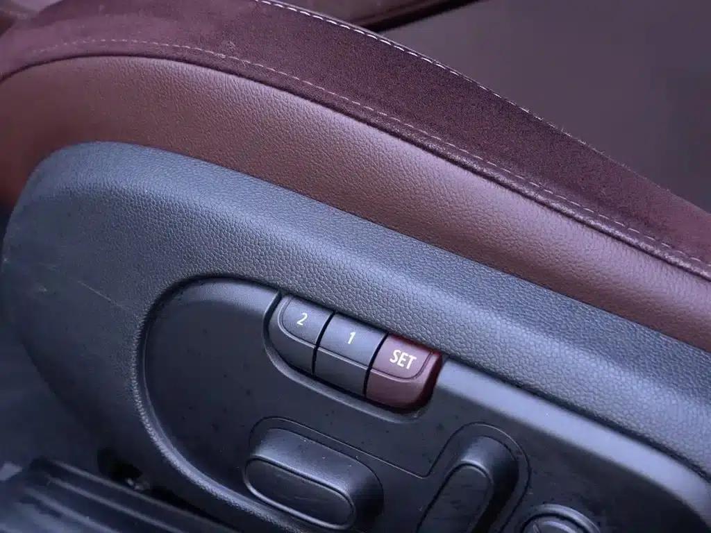 2016 MINI CLUBMAN Facelift 1.5T COOPER Connoisseur Edition — миниатюра 26