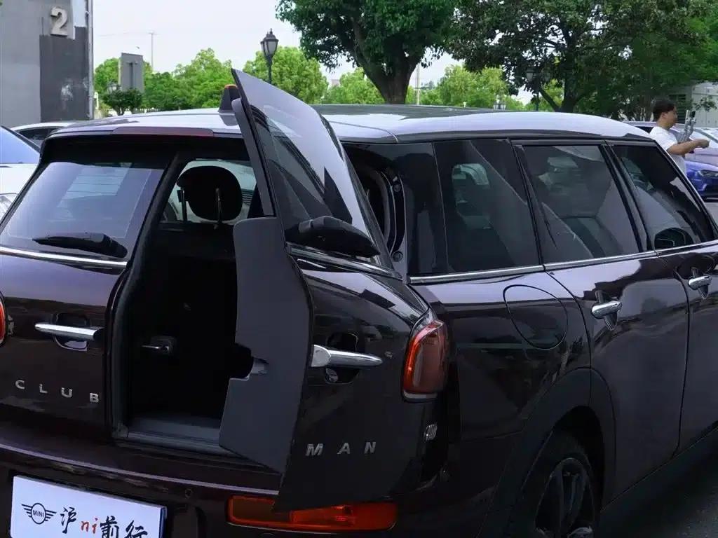 2016 MINI CLUBMAN Facelift 1.5T COOPER Connoisseur Edition — миниатюра 9