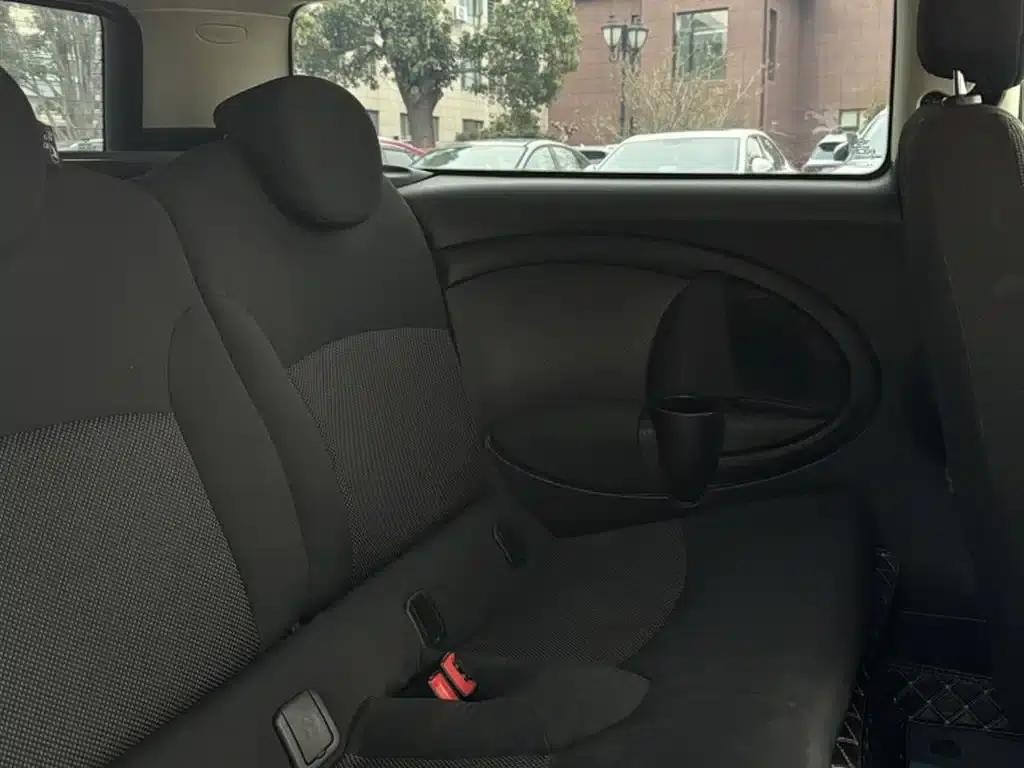 MINI CLUBMAN 2011 1.6L ONE — миниатюра 14