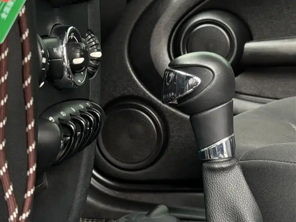 MINI CLUBMAN 2011 1.6L ONE — миниатюра 17