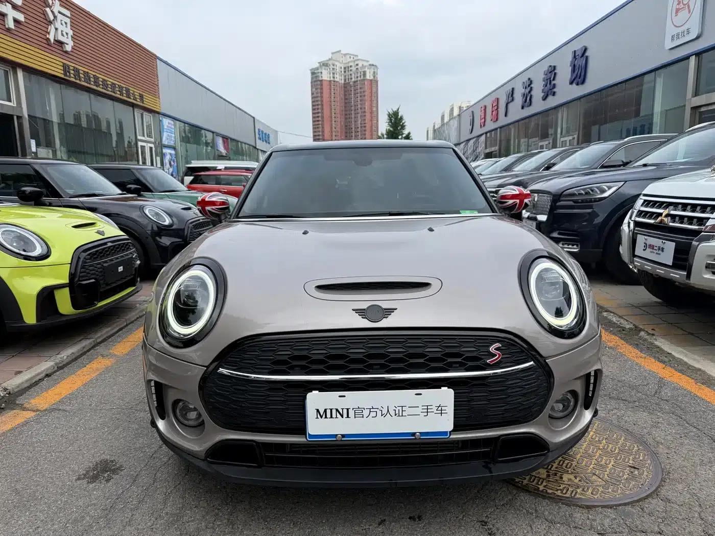 MINI CLUBMAN 2023 Facelift 2.0T COOPER S Connoisseur — миниатюра 2