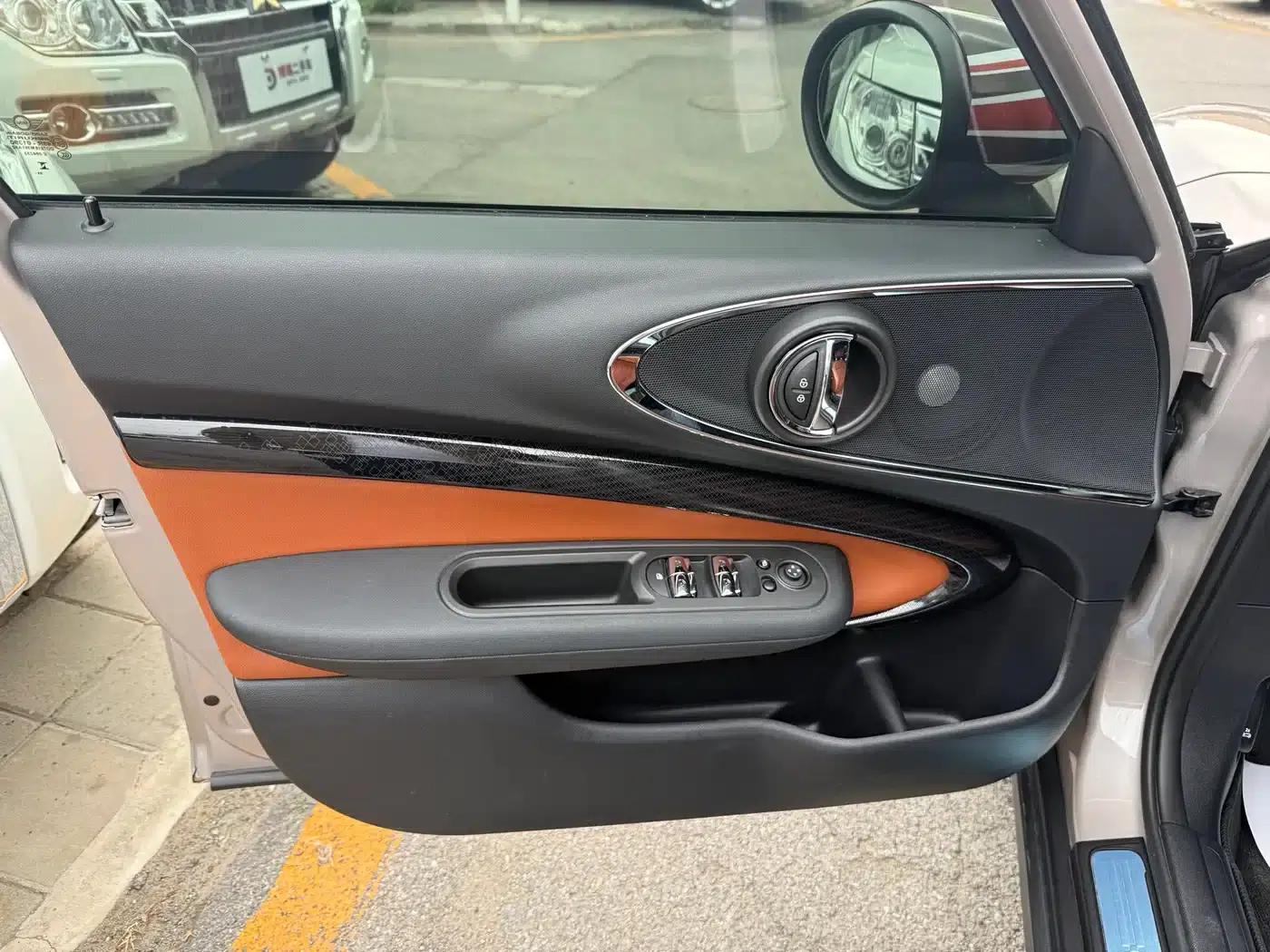 MINI CLUBMAN 2023 Facelift 2.0T COOPER S Connoisseur — миниатюра 10