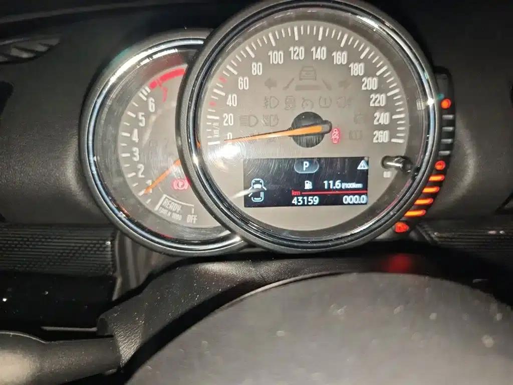 2016 MINI CLUBMAN Facelift 1.5T COOPER — миниатюра 5