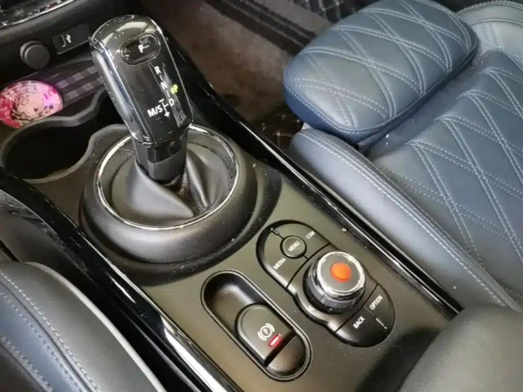 2019 MINI CLUBMAN 1.5T COOPER Connoisseur — миниатюра 14