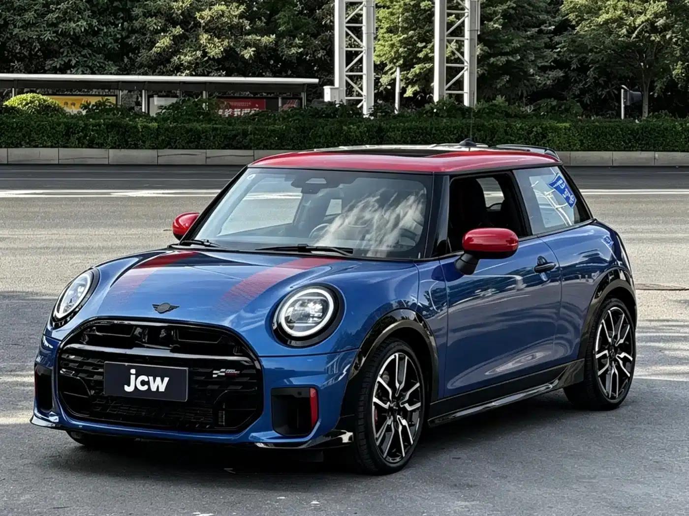 2025 MINI JCW JOHN COOPER WORKS — миниатюра 1