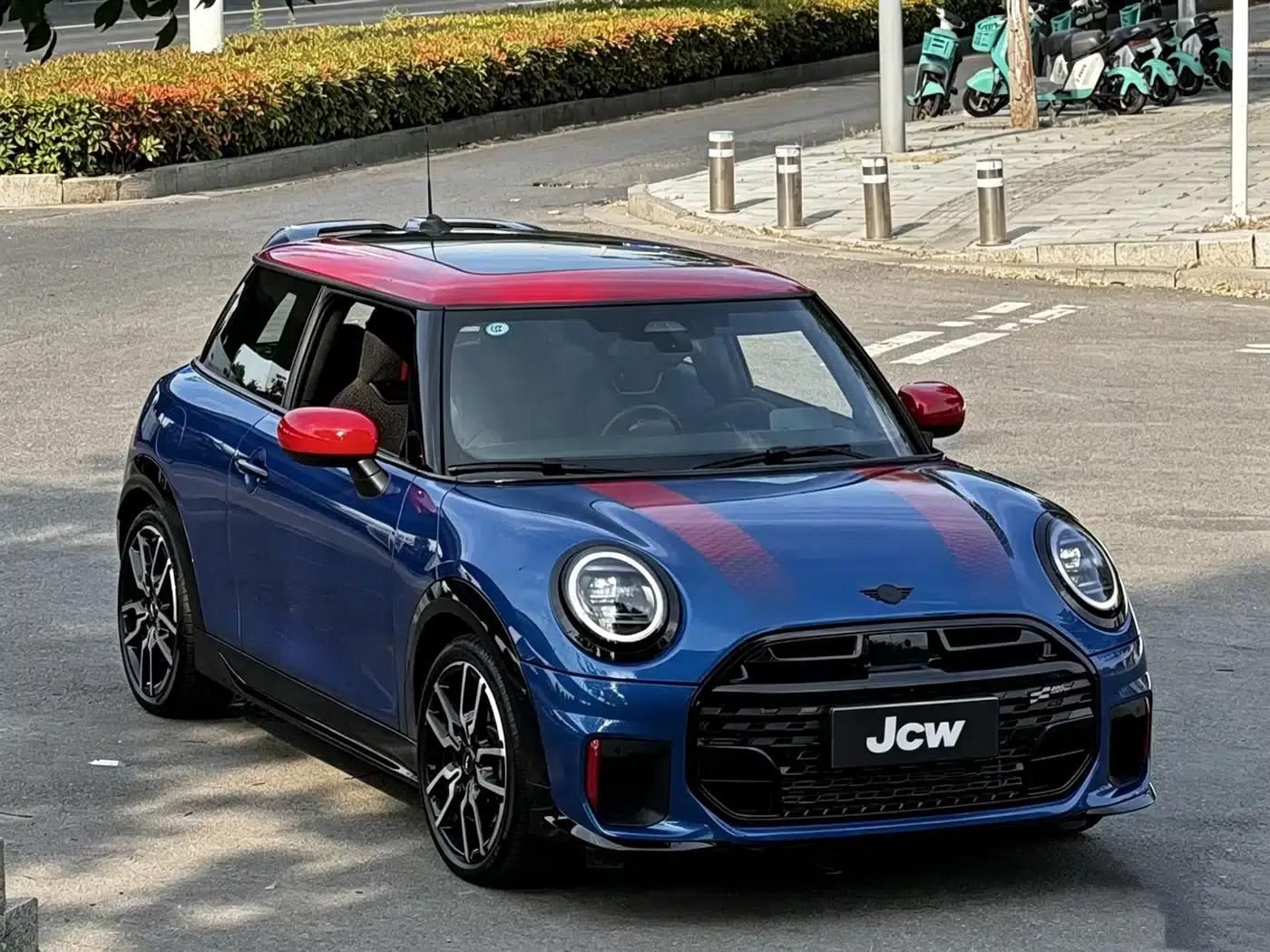 2025 MINI JCW JOHN COOPER WORKS — миниатюра 2