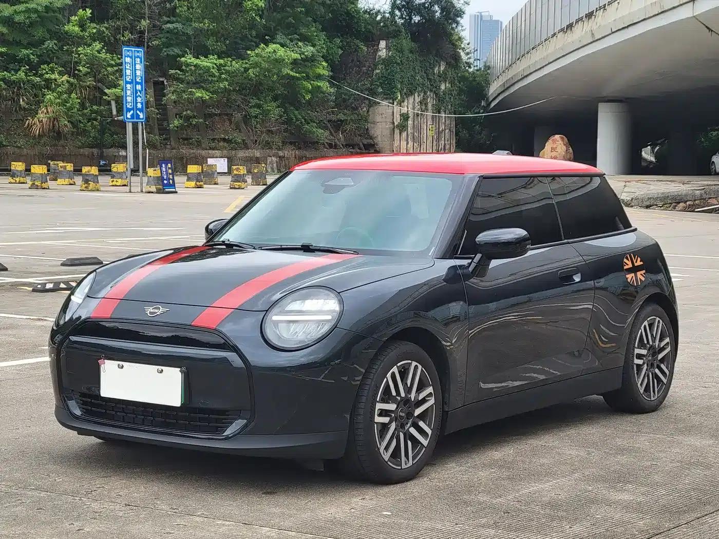 2025 Electric MINI Cooper (Facelift) - 466km/h - Classic Style — миниатюра 1