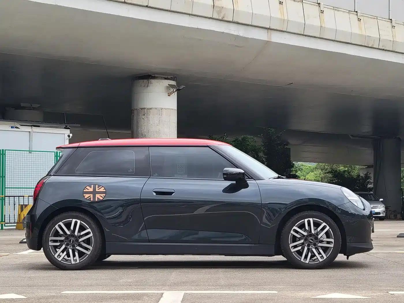 2025 Electric MINI Cooper (Facelift) - 466km/h - Classic Style — миниатюра 13
