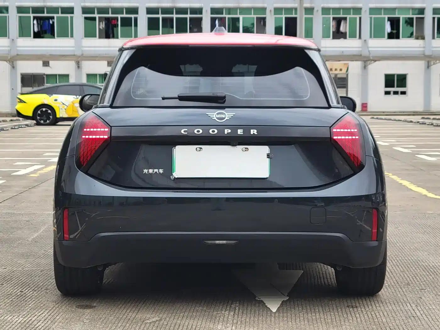 2025 Electric MINI Cooper (Facelift) - 466km/h - Classic Style — миниатюра 15