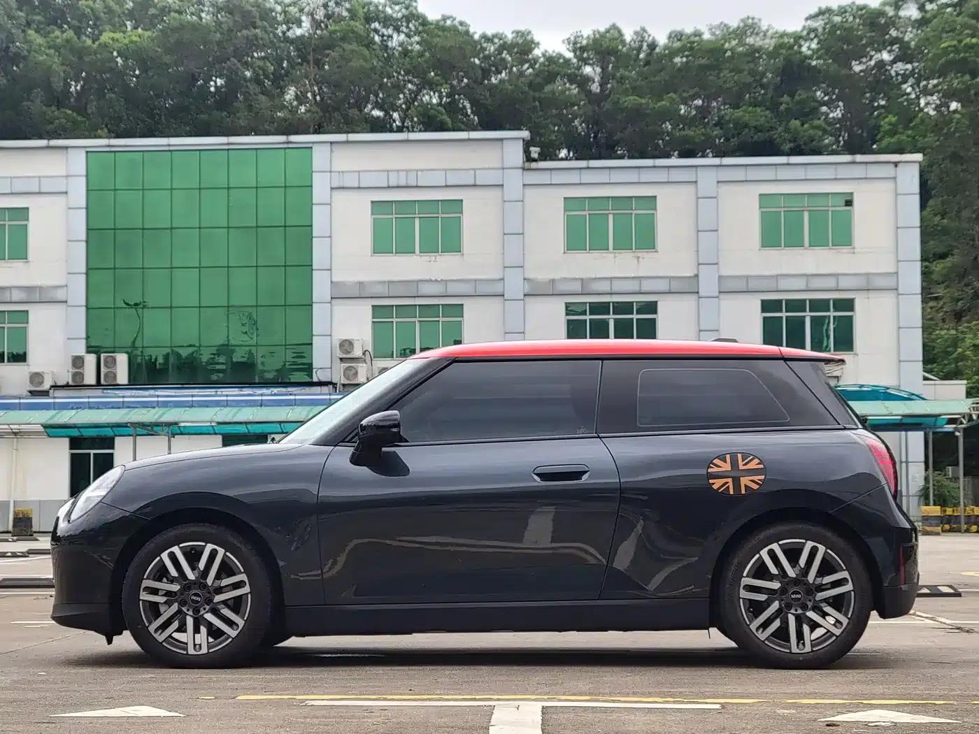 2025 Electric MINI Cooper (Facelift) - 466km/h - Classic Style — миниатюра 7