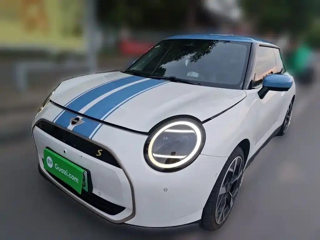 2024 Electric MINI Cooper SE (452km/h) - Artist — миниатюра 1