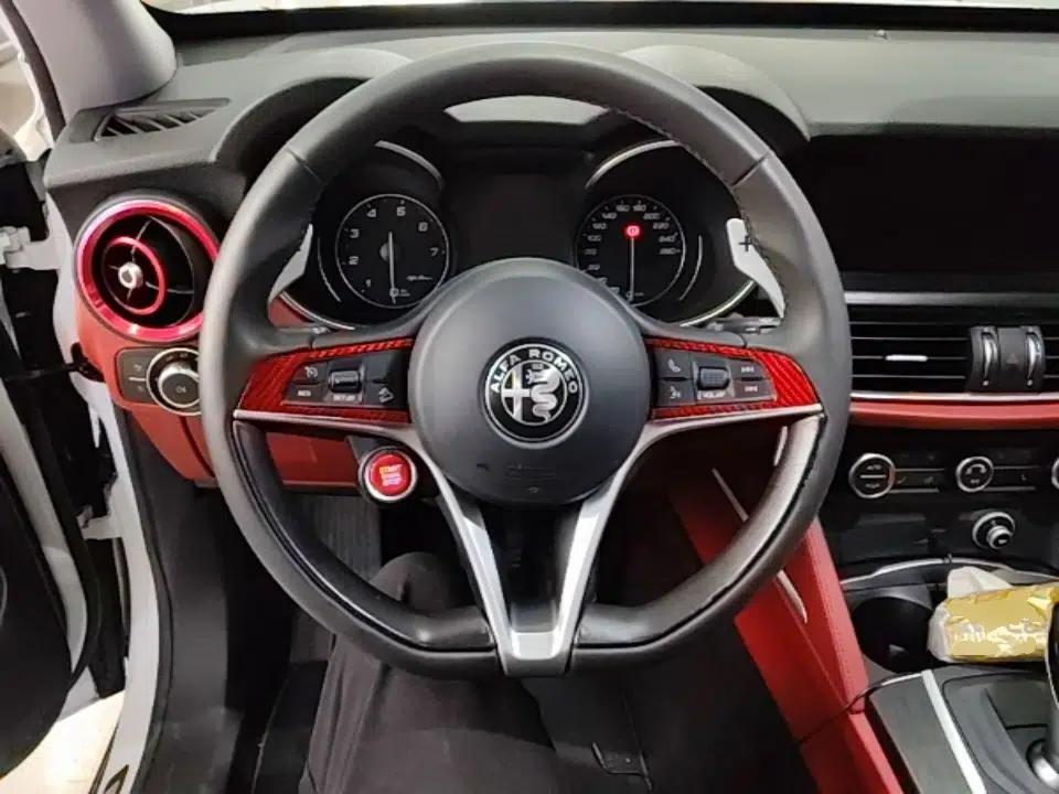 Alfa Romeo Stelvio 2017 2.0T 280HP Luxury Edition — миниатюра 14