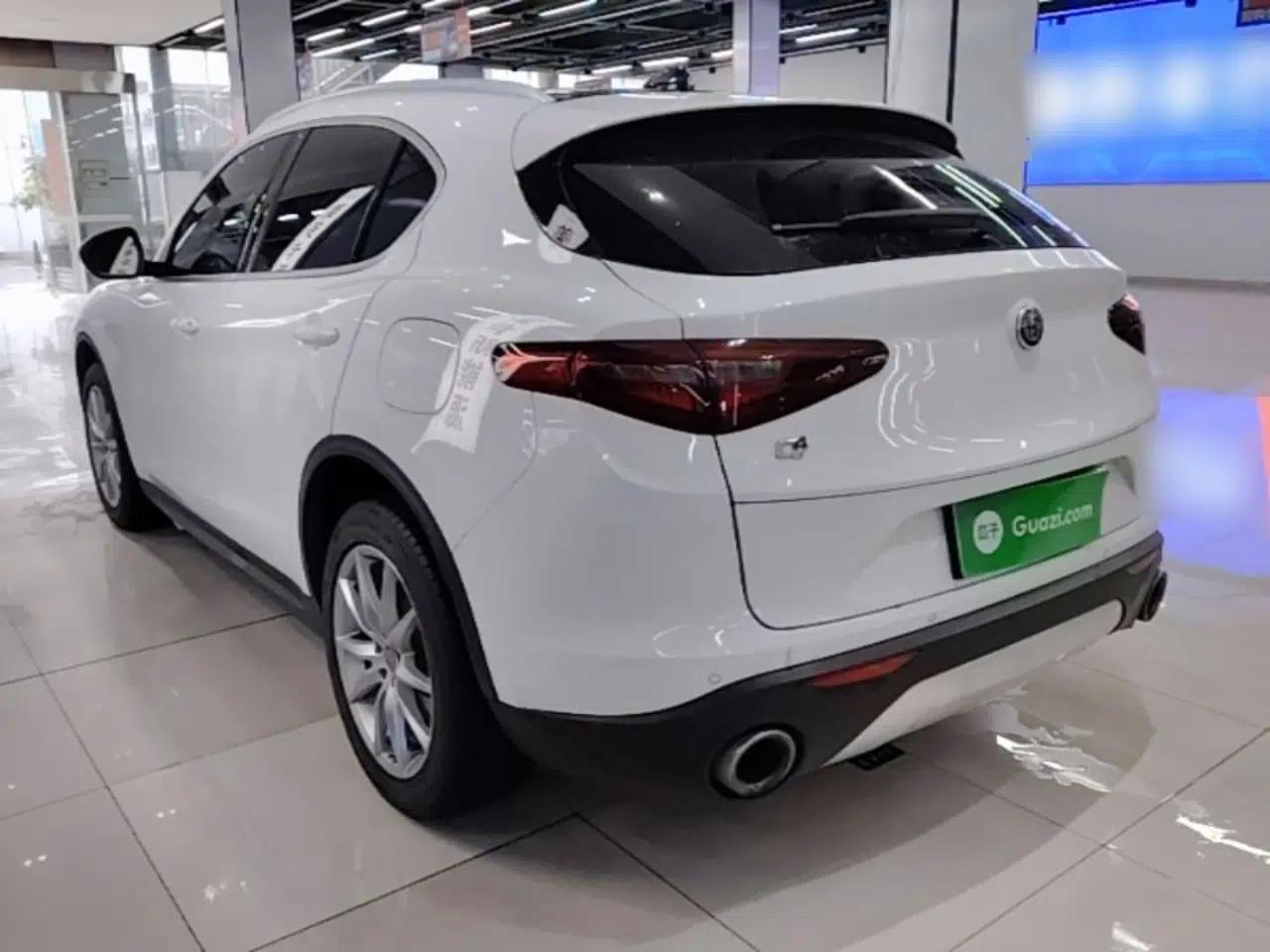 Alfa Romeo Stelvio 2017 2.0T 280HP Luxury Edition — миниатюра 4