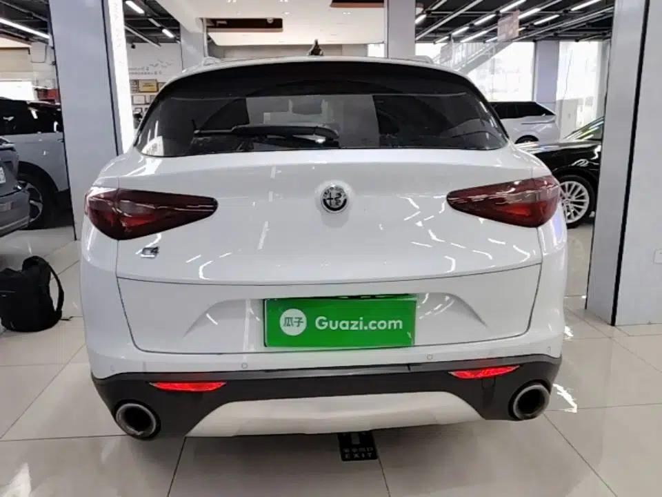 Alfa Romeo Stelvio 2017 2.0T 280HP Luxury Edition — миниатюра 5