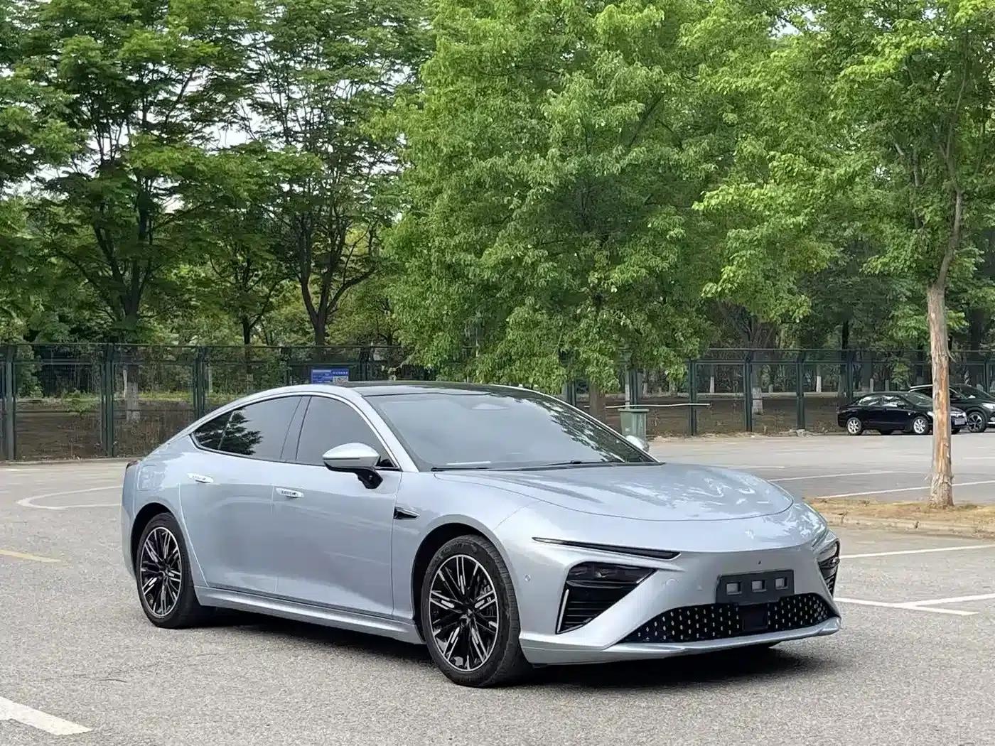 Nezha S 2022 Range Extended Version 1160km Rear-Wheel Drive Small Version — миниатюра 2