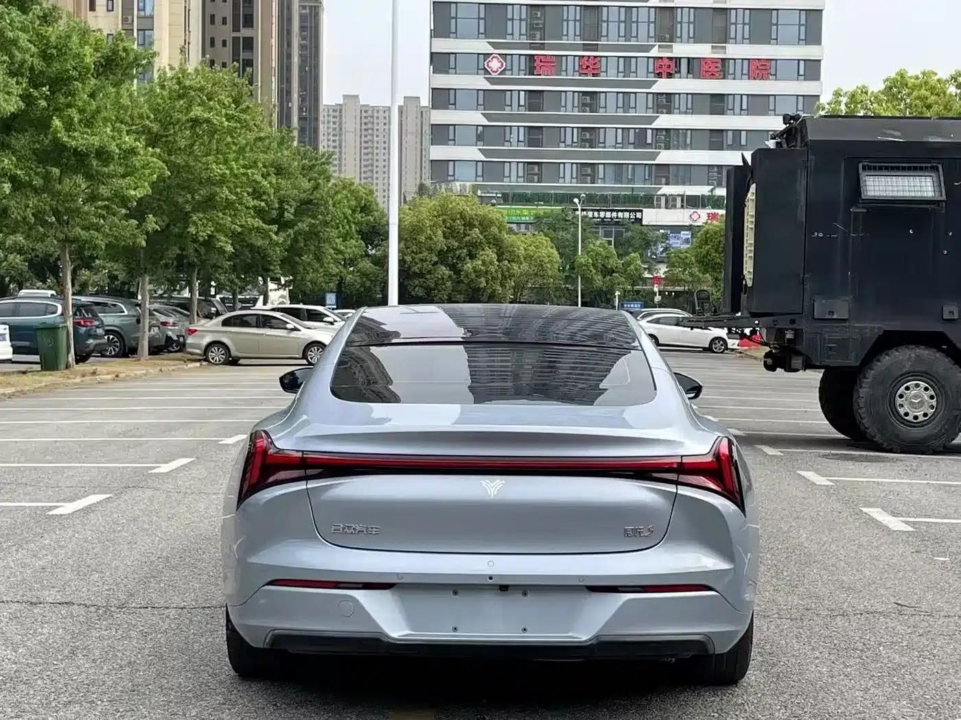 Nezha S 2022 Range Extended Version 1160km Rear-Wheel Drive Small Version — миниатюра 9