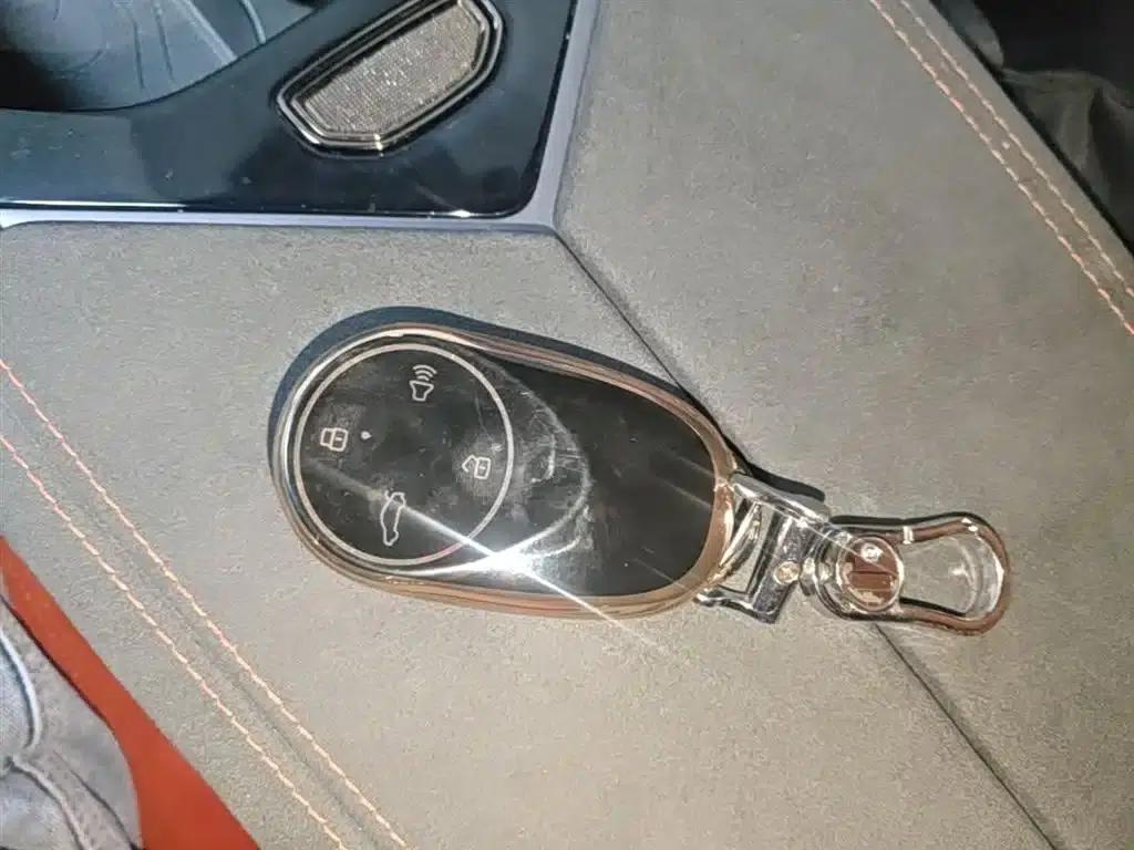Nezha S 2022 Range Extended Version 1160km Rear-Wheel Drive Large Version — миниатюра 9