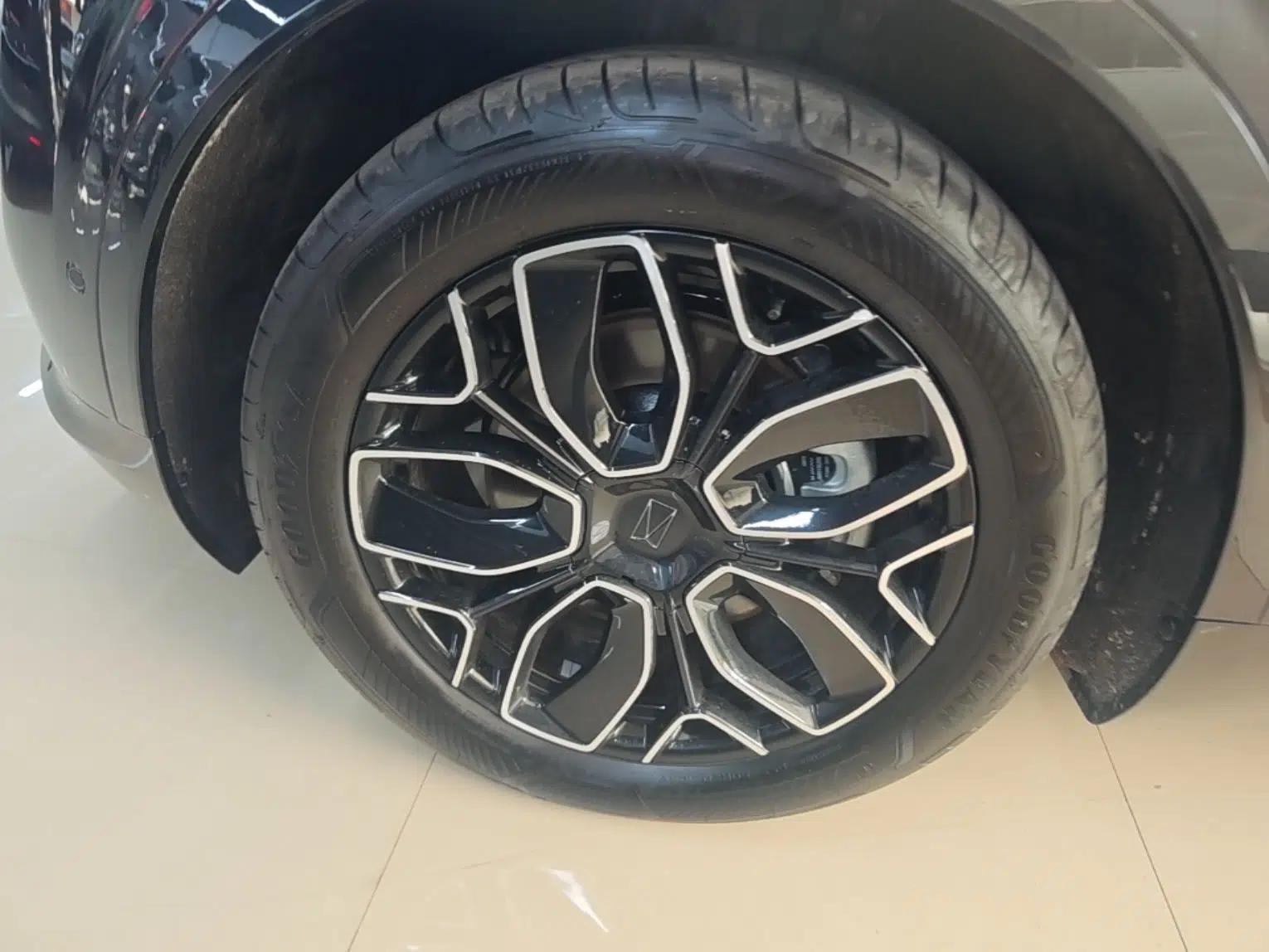 Avatr 07 2026 Ultra Pure-Electric All-Wheel-Drive Version — миниатюра 8
